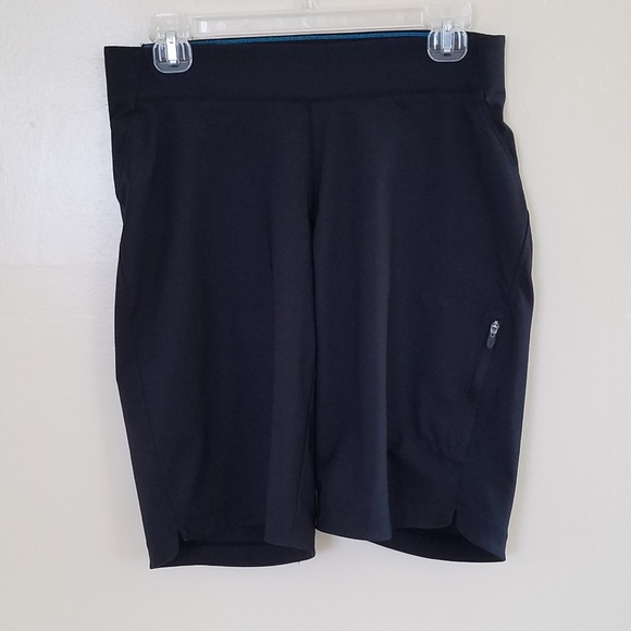 Columbia Pants - Columbia Omni-shield Shorts. Zipper On One Leg.